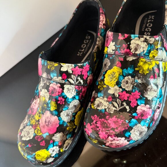 Klogs Women's Shoes Black with Colorful Flowers Size 8M Aqua Thread Detail - Picture 6 of 10